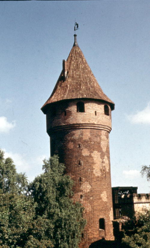 Fot. #I1: Baszta MaĹ›lankowa na zamku w Malborku.
