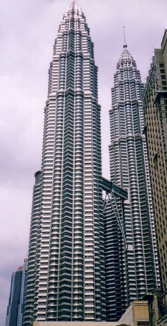 KLCC czyli Twin Towers z Kuala Lumpur: jeden z najwyzszych drapaczy chmur na swiecie